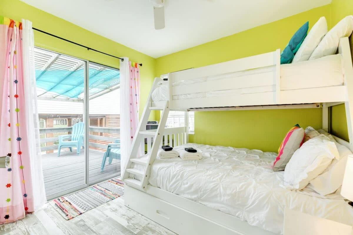 Fun in the Sun! Cozy Beach Pad w/ Gulf Views & Easy Access to the Sand! Surfside Beach Zewnętrze zdjęcie